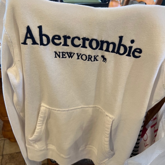 Woman's White Abercrombie and Fitch hoodie small - Picture 5 of 5